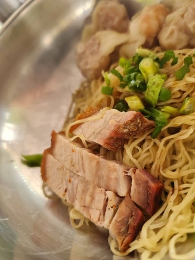 แม่จันทร์ หมี่เกี๊ยว