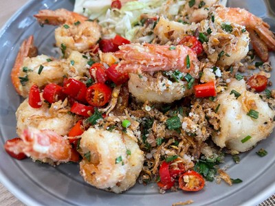 กุ้งคั่วพริกเกลือ