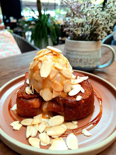 Burnt Butter Toast With Earl Grey White Chocolate Ice Cream