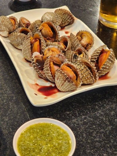 อาหาร หรือ เครื่องดื่ม