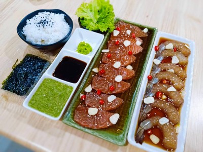 อาหาร หรือ เครื่องดื่ม