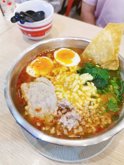 มาม่าชีสต้มยำหม้อไฟ