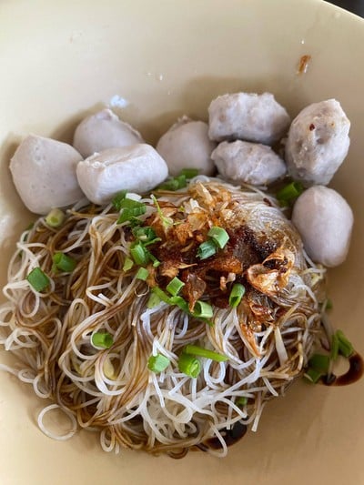ลูกชิ้นอนามัย ซอยศูนย์วิจัย (ข้าง รพ.กรุงเทพ)