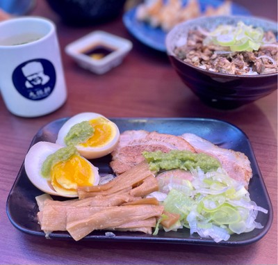 🍱 Yum 3 Types Appetizer. (Price 95+ Baht.)