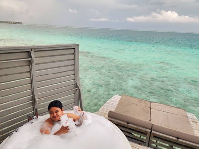 มันฟินขนาดไหน กับการแช่อ่างจากุชชี่ พร้อมวิวหลังห้องแบบนี้