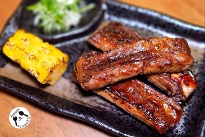 ซี่โครงย่างสับปะรดดองสาเก