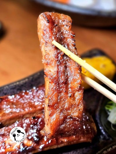 ซี่โครงย่างสับปะรดดองสาเก