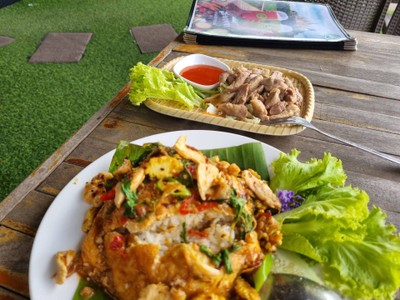 อาหาร หรือ เครื่องดื่ม