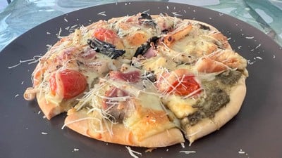 พิซซ่าเห็ด เบค่อน เพสโต้ซอส