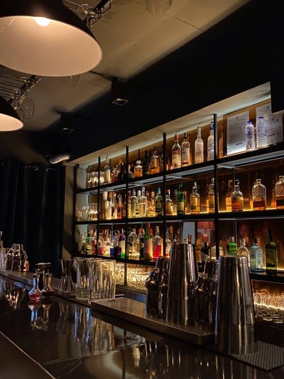 บรรยากาศหน้าบาร์