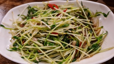โต้วเหมี่ยวผัดน้ำมันหอย