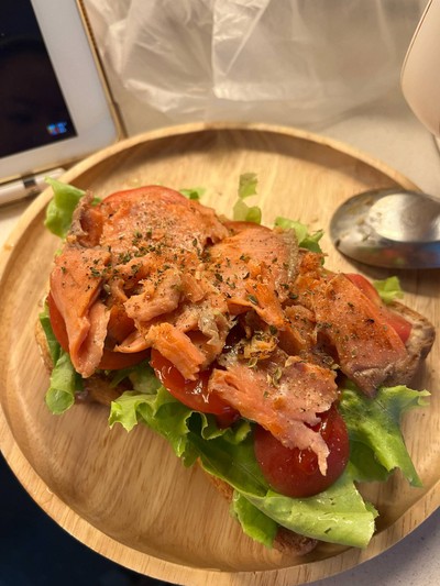 วิธีทำ Sandwich คนผอมมม แซลม่อนย่างไข่คนข้าวโพดผัดเทอ วิธีทำ Sandwich คนผอมมม แซลม่อนย่างไข่คนข้าวโพดผัดเทอ