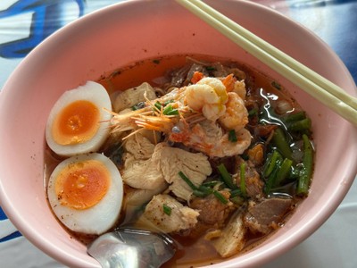 ต้มยำรวม(ไก่,กุ้ง,หมูแดง)