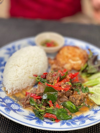 ข้าวกระเพราเนื้อ