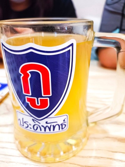 อาหาร หรือ เครื่องดื่ม