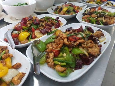 ไก่ผัดเม็ดมะม่วง