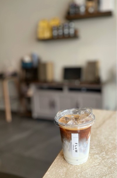 ☕️ Iced Latte. (Price 70 Baht.)