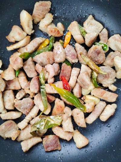 วิธีทำ สันนอกหมูคั่วพริกเกลือ