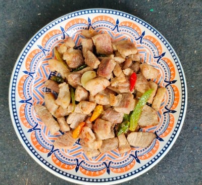 สันคอหมูคั่วพริกเกลือ