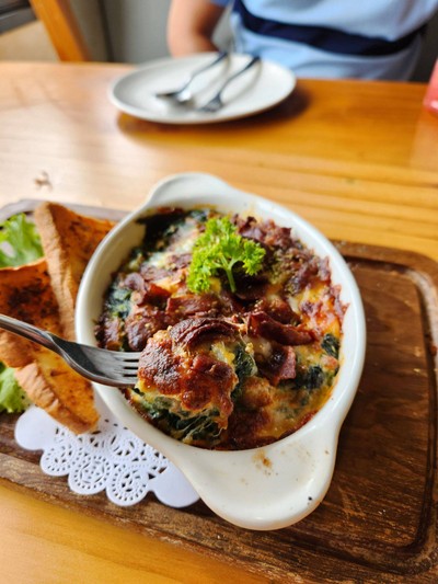 อาหาร หรือ เครื่องดื่ม