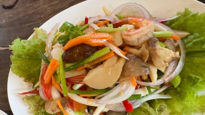 ยำเห็ดรวม