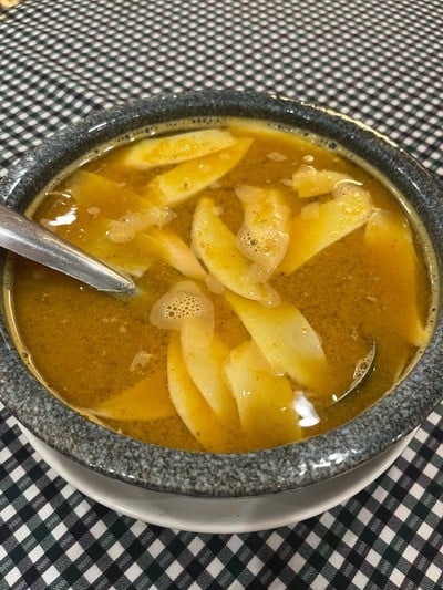 แกงเหลืองปลากะพงยอดมะพร้าว