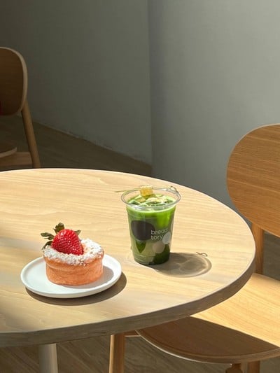 Breadtory Cafe