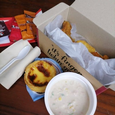 อาหาร หรือ เครื่องดื่ม