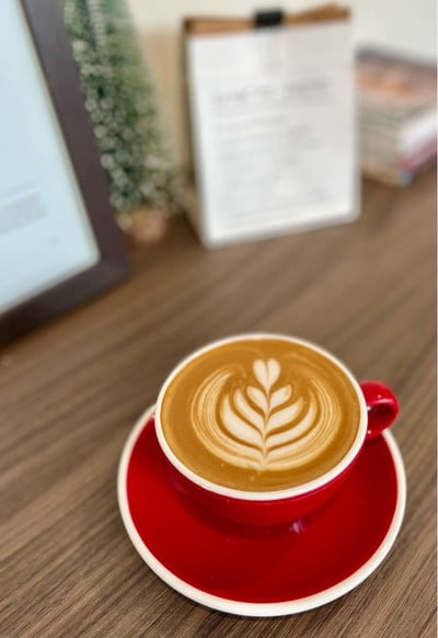 ☕️ Hot Latte. (Price 100 Baht.)