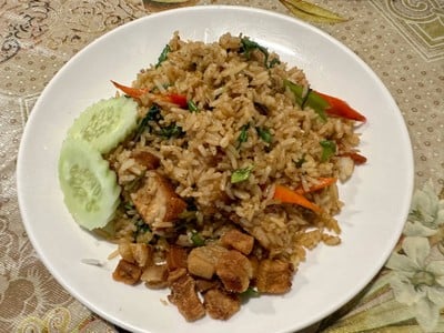 ข้าวคลุกกระเพรา