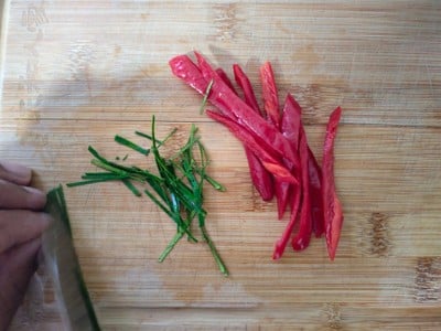 วิธีทำ หมูสับผัดพริกแกง