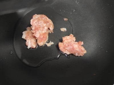 วิธีทำ หมูสับผัดพริกแกง