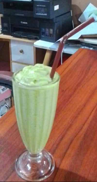 อโวคาโดนมสดปั่น