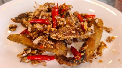 ปลากระพงคั่วเกลือ