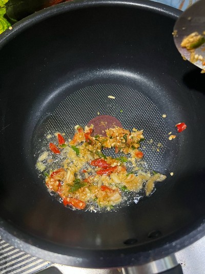วิธีทำ กุ้งผัดพริก วิธีทำ กุ้งผัดพริก