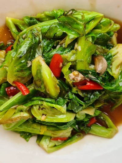 ผัดแขนงไฟแดง