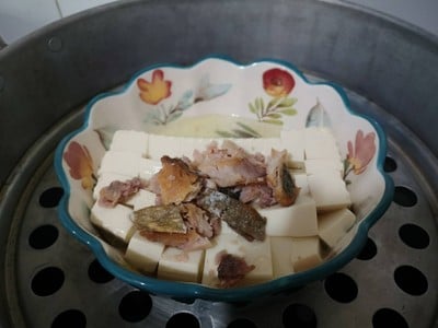 วิธีทำ เต้าหู้ญี่ปุ่นนึ่งปลาเค็ม วิธีทำ เต้าหู้ญี่ปุ่นนึ่งปลาเค็ม