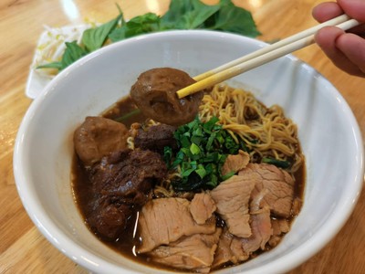 ก๋วยเตี๋ยวเรือเนื้อรสเด็ด