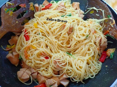 วิธีทำ Spicy Sausage Spaghetti 🍝 วิธีทำ Spicy Sausage Spaghetti 🍝