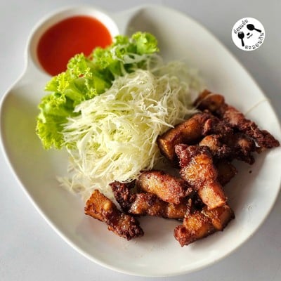 หมูสามชั้นทอดน้ำปลา