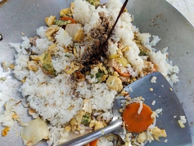 วิธีทำ ข้าวผัดหมูสับ วิธีทำ ข้าวผัดหมูสับ