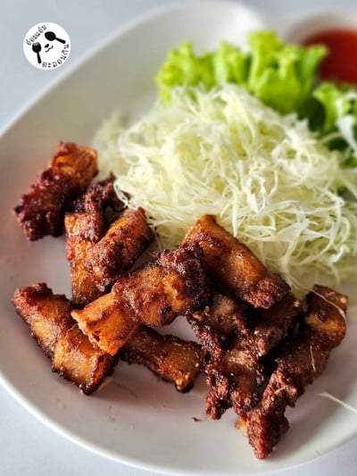 หมูสามชั้นทอดน้ำปลา