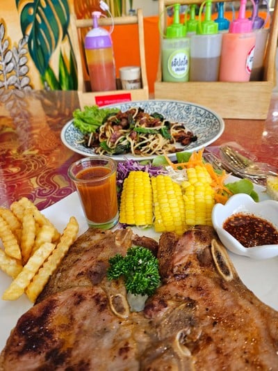 อาหาร หรือ เครื่องดื่ม