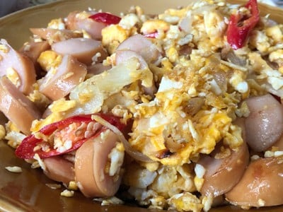 ไส้กรอกผัดไข่