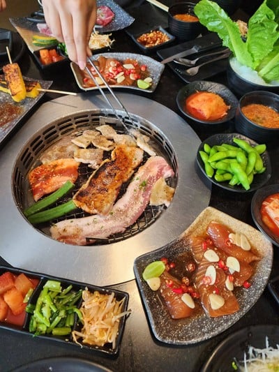 อาหาร หรือ เครื่องดื่ม