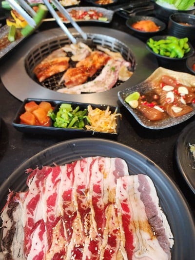 อาหาร หรือ เครื่องดื่ม