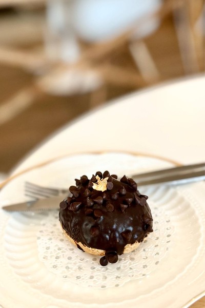 🍫 Chocolate Choux Cream. (Price 90 Baht.)