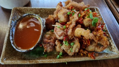 หมูกรอบทอดพริกกระเทียม