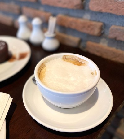 ☕️ Hot Latte. (Price 75++ Baht.)