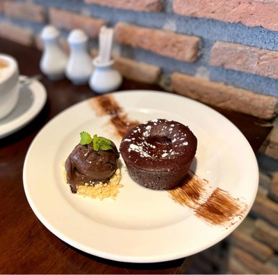 🍫 70% Belgium Chocolate Lava Cake. (Price 190++ Baht.)